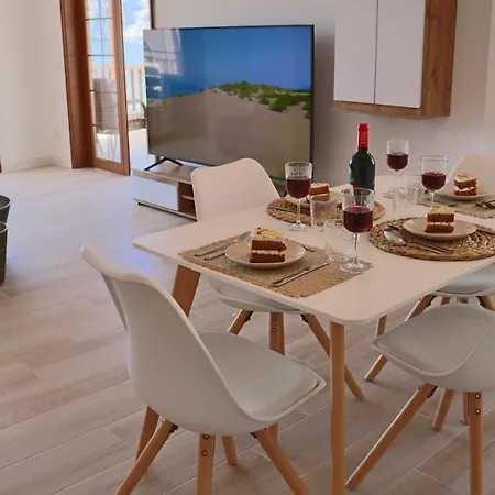 Luxury Beachfront Ocean View Апартаменты *