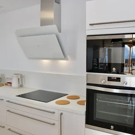 Luxury Beachfront Ocean View Апартаменты