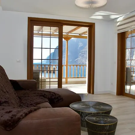 Апартаменты Luxury Beachfront Ocean View